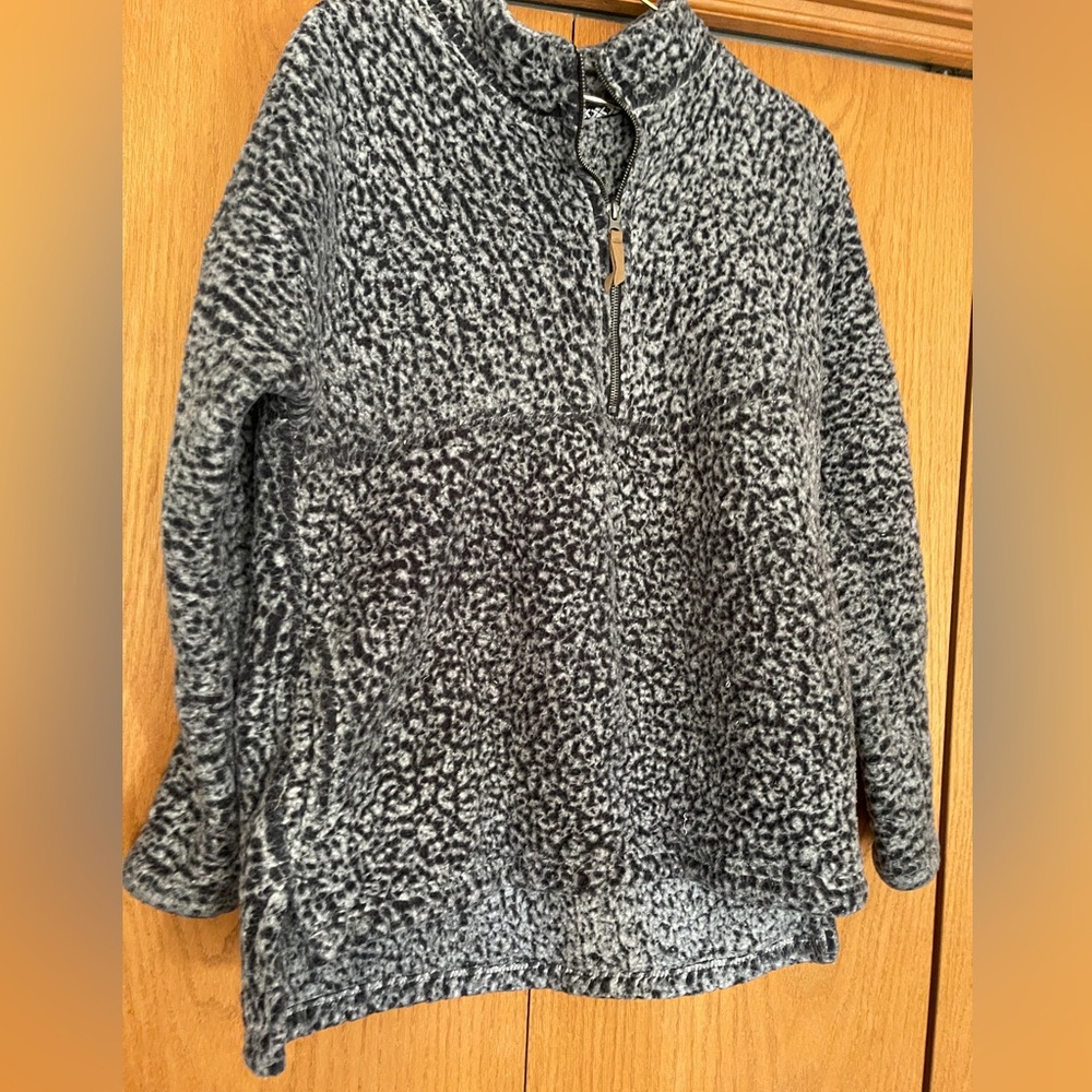 Cozy Black and Gray Women's Pullover